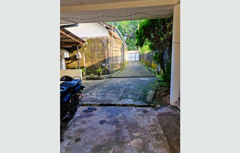 Land With House For Sale In Battaramulla