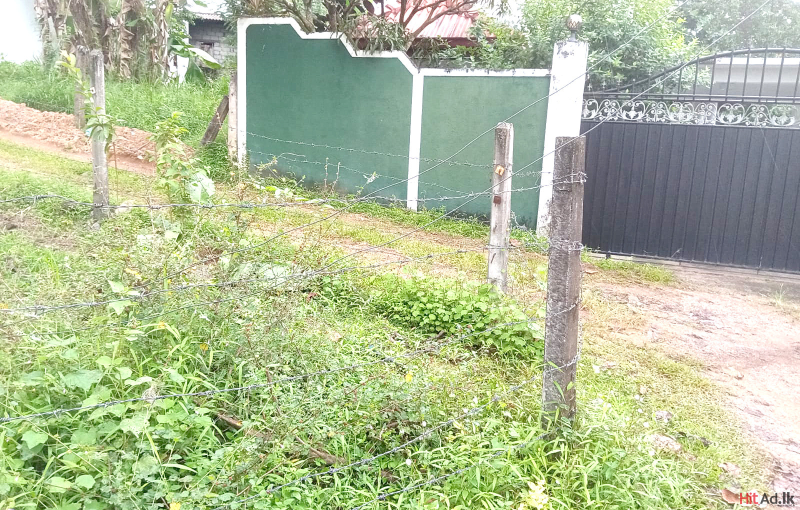 10p Land with a wide access road for sale at Nirpalawatte Korotota Kaduwela.