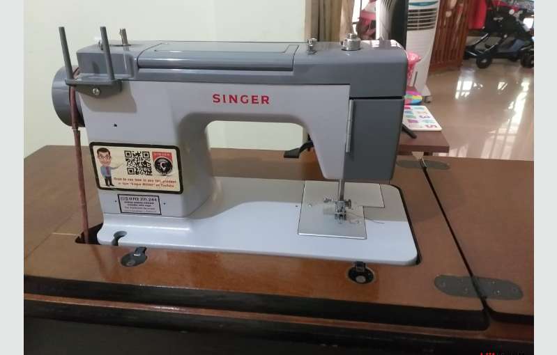 Singer Sewing Machine , Zig Zag, 984