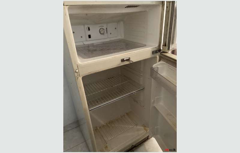 3-door Non-frost & Fine Fridge For Sale 