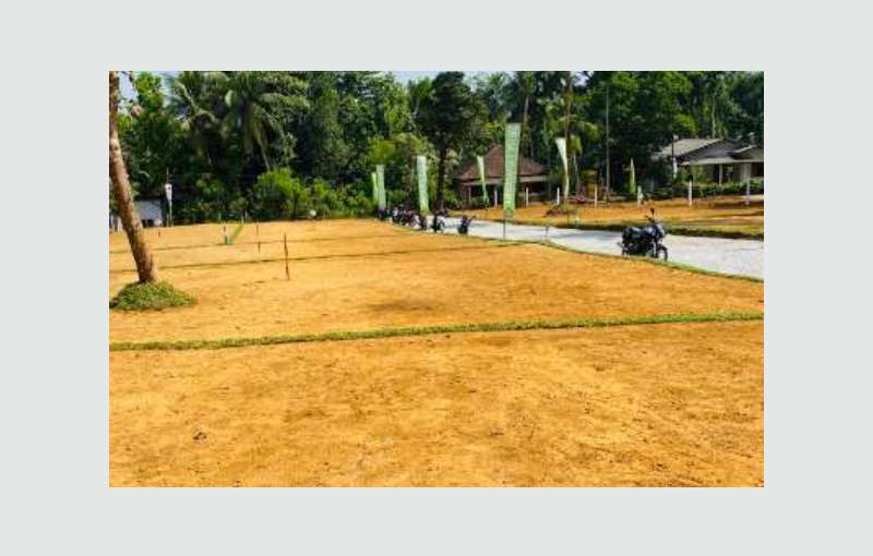 Residential Land for Sale in Meewanapalana