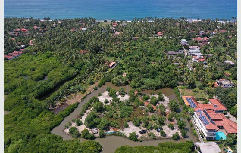 Beachfront & Lagoon Front Valuable Commercial Land for sale in Pamunugama, Negombo