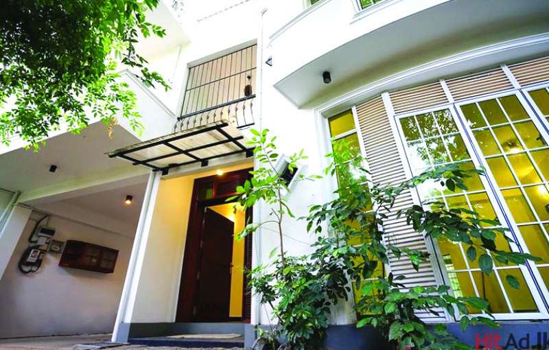 Nugegoda-Delkanda Modern House for Rent