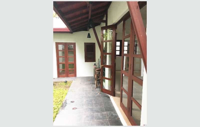 Athurugiriya,Pore,Near By Highway Entrance,Three Storied Cottage House For Rent