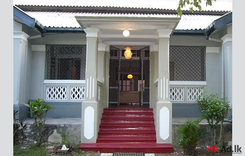 Colonial bungalow for sale