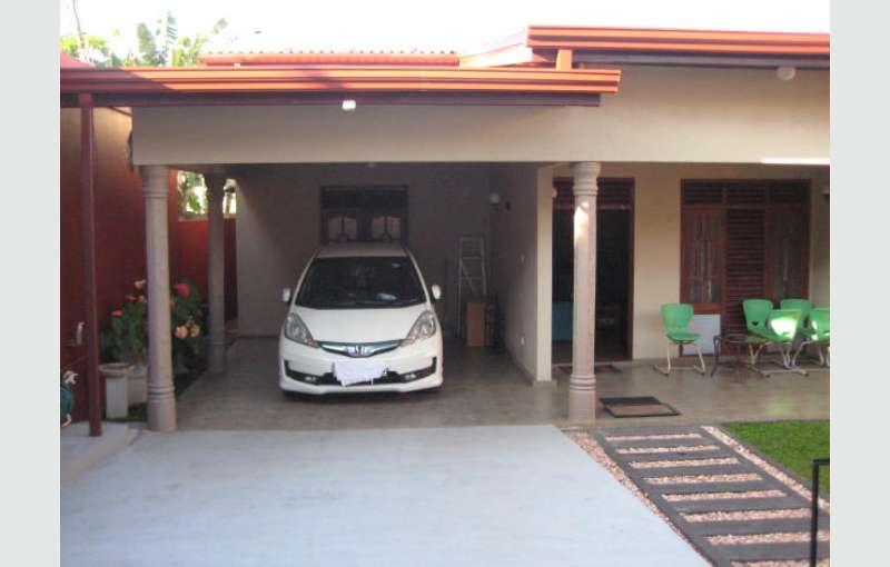 Single-Story House in a Peaceful Residential Area - Weligampitiya, Ja Ela
