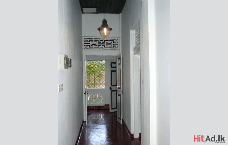 Colonial bungalow for sale