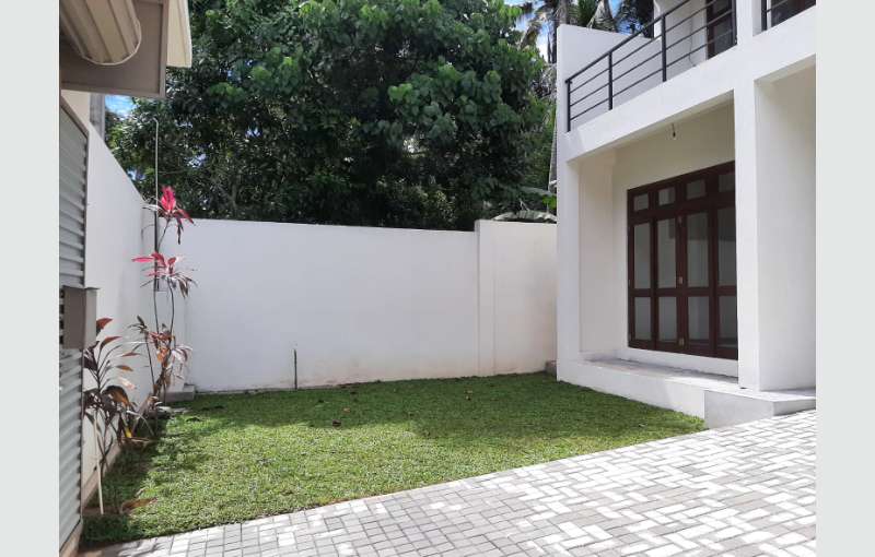 Brand New Upstair House for sale in Athurugiriya 
