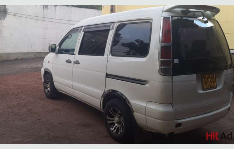 Toyota Noah Van for Sale 