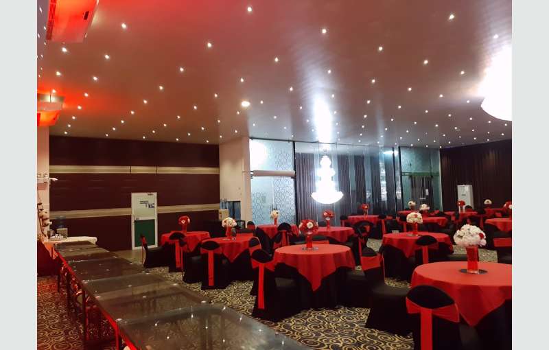 Wattala, Averiwatta Road Banquet Hall With Office & Commercial Building For Sale
