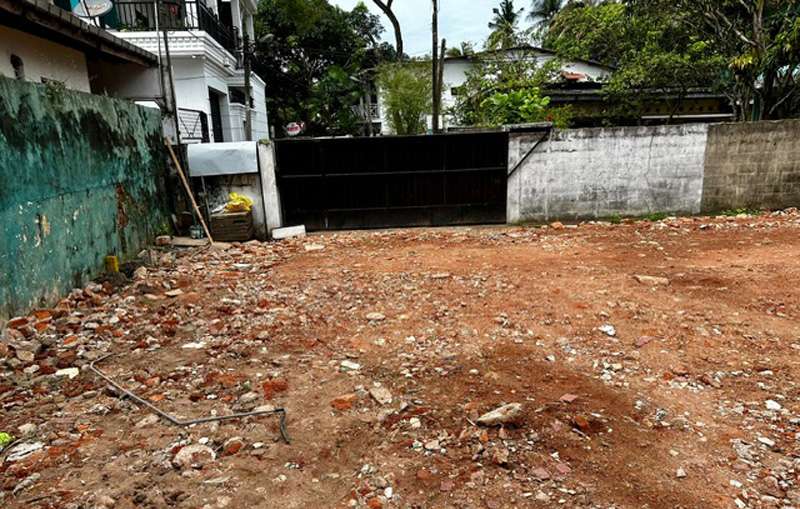 Land for sale in Colombo 15