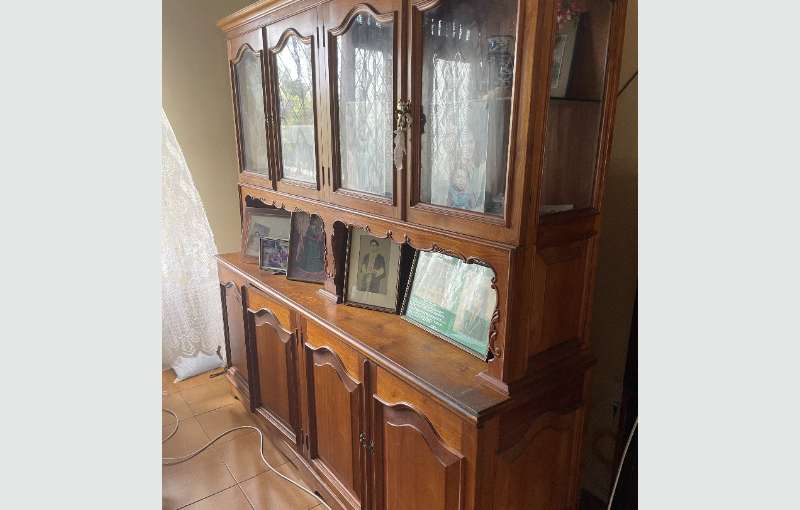 Glass Cabinet/ China Cabinet 