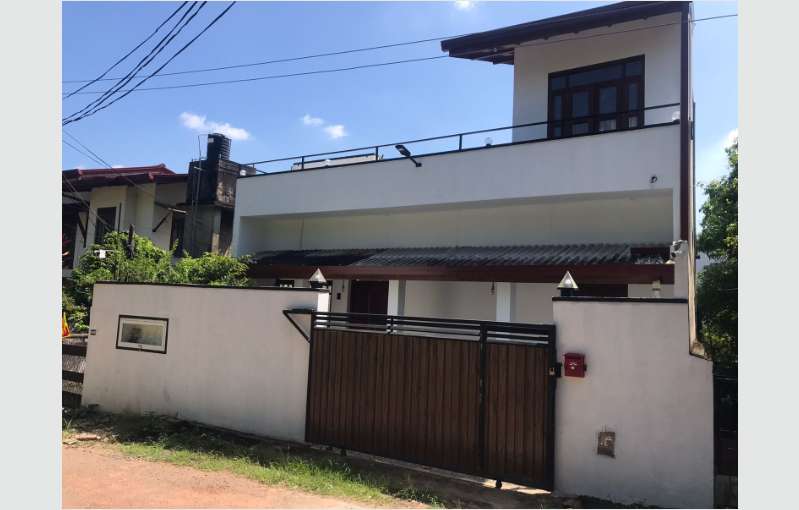3 story Luxury House/ Commercial place for rent in kadawatha Ganamulla Road