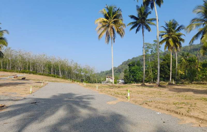 Land For sale in Aluthgama