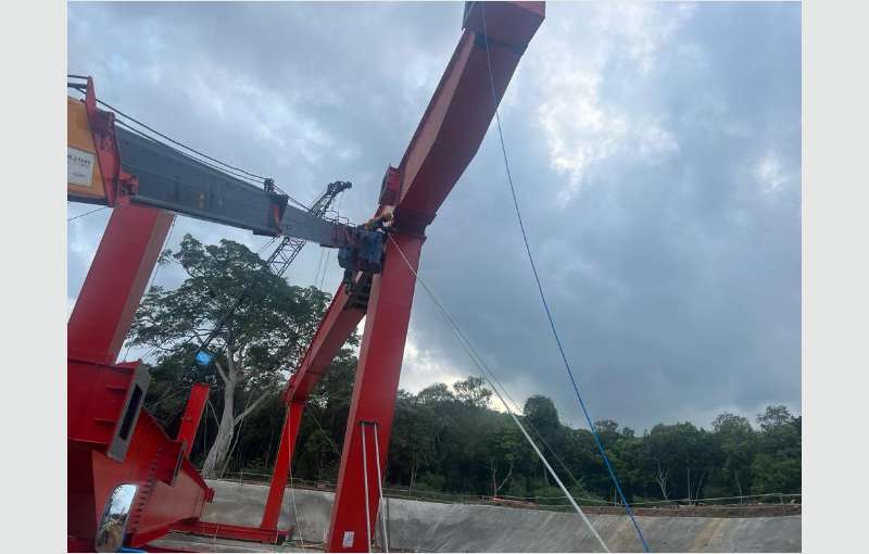 8Ton mobile crane for immediate sale. 