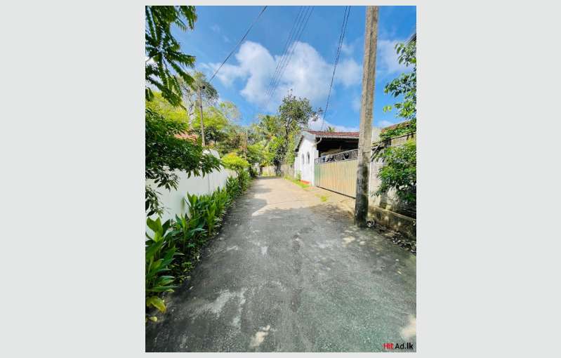 Land With A House For Sale In Battaramulla 