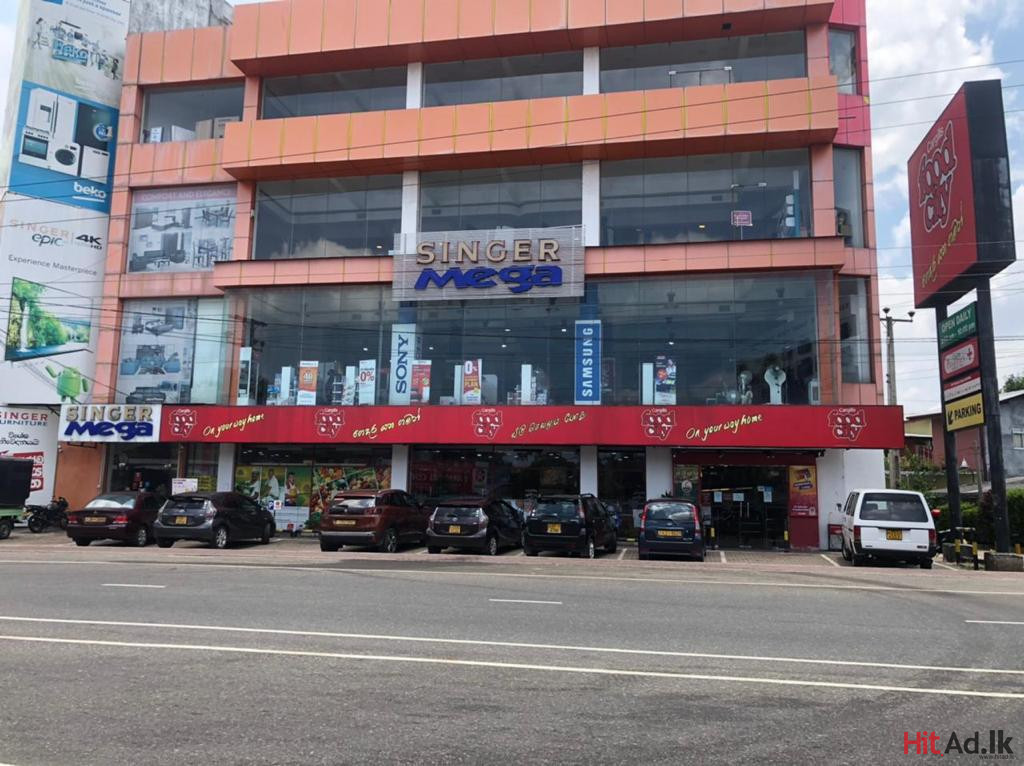Prime Commercial Building For Sale in Thalawathugoda