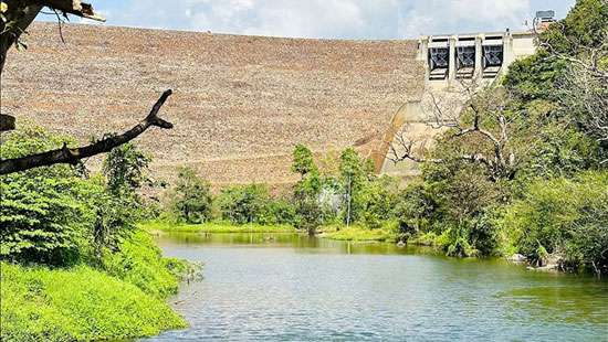 Leakage of water in Samanalawewa reservoir cannot be stopped, say officials