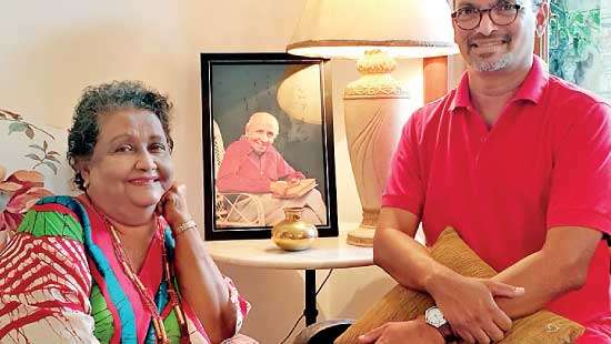 Kumar surprises Sumitra on her birthday