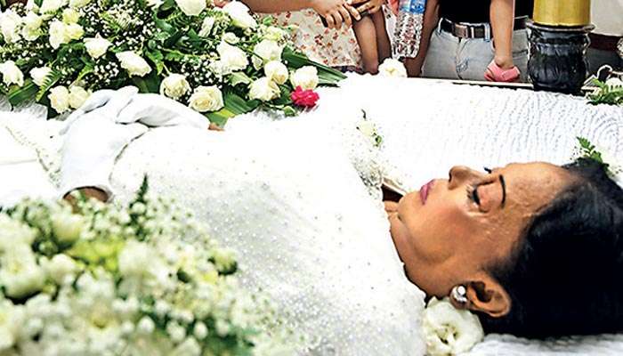 Scores of people pay last respects to queen of Sri Lankan Cinema