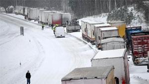 Swedish snow chaos leaves 1,000 vehicles trapped - Breaking News ...