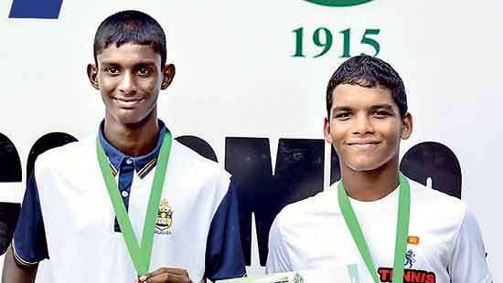 Ashlin bags singles crown