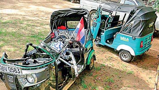 Foreigner dead -five injured at Pelwehera