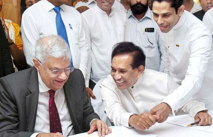 Rajitha pledges support to RW