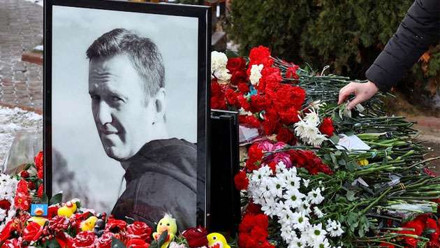 Kremlin rejects claim it poisoned Navalny with dart frog toxin, widow says truth is out