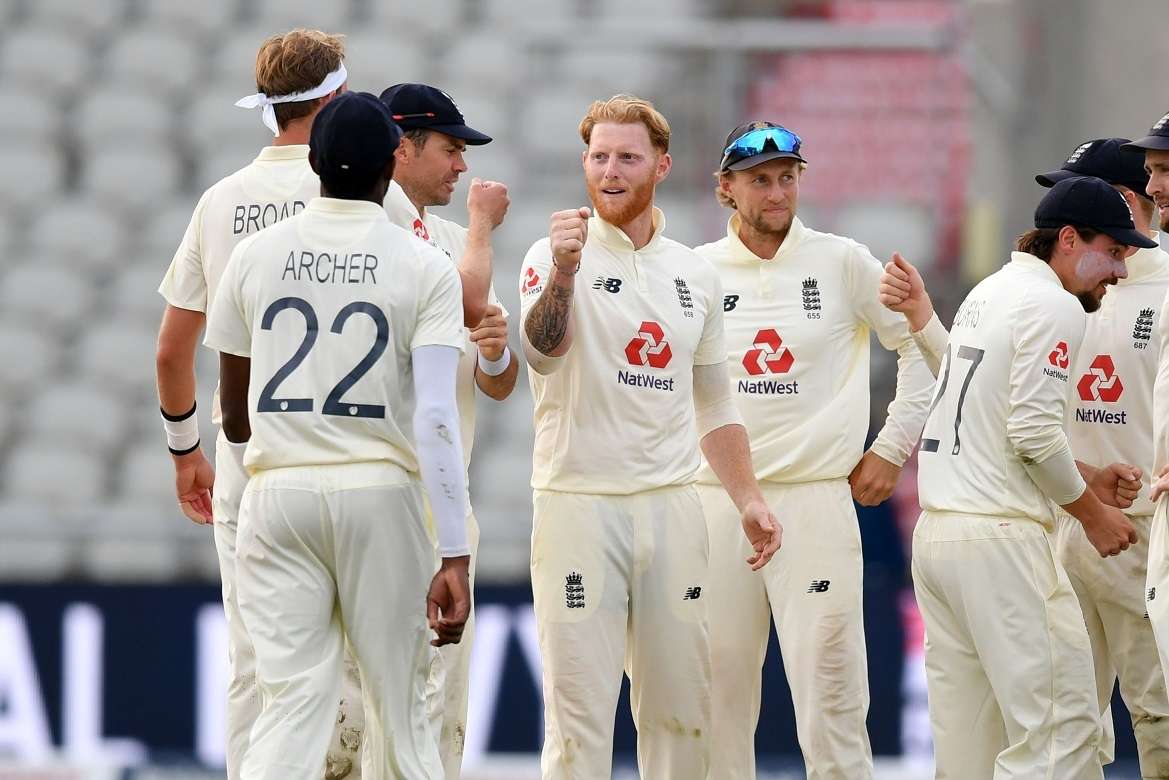 Stokes, Woakes keep England in the hunt in first test v Pakistan