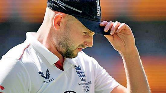 England lose third pace bowler