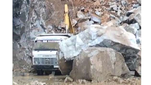 Rock rolls down the hill crushing two workers to death