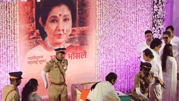 Crowds gather ahead of iconic Indian singer’s funeral