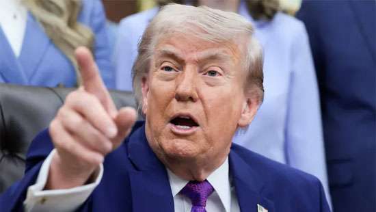 Trump says Iran ceasefire is on ’massive life support’