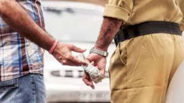 Police constable arrested for accepting bribe from businessman