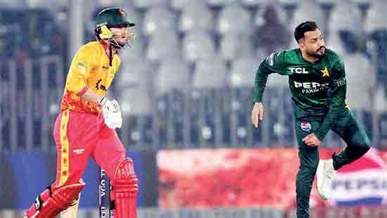 Pakistan beat Zimbabwe in T20 tri-series opener