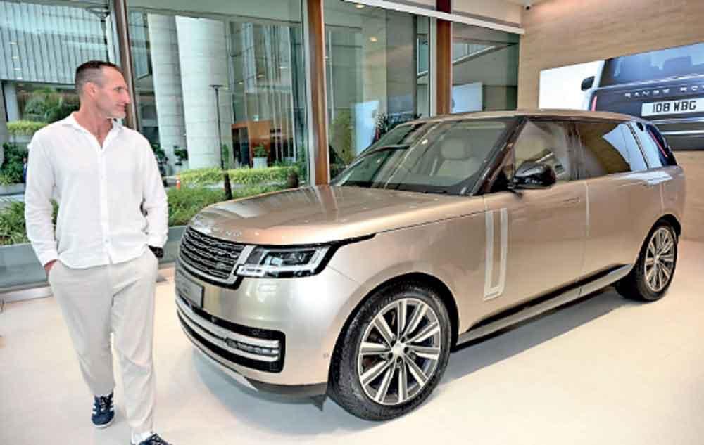 Range Rover brings experience-led luxury retail concept to Colombo ...