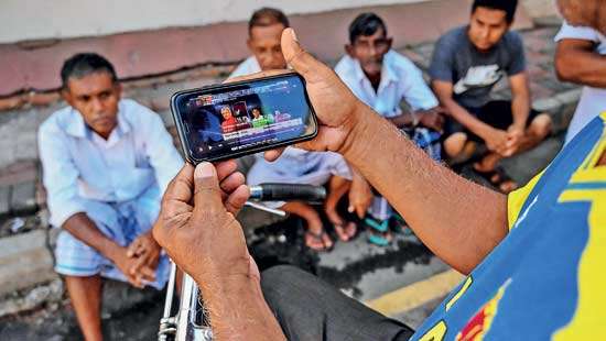 Politicians fear stage plays and not 5G technology