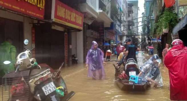 More than 150 dead in Vietnam as typhoon floods capital