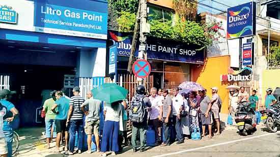 Chamara says he warned of  gas crisis,  says new supplier lacks capacity