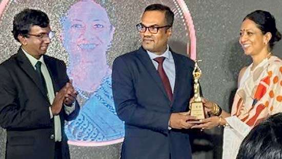 Kasturi Chellaraja honoured as a Sri Lankan Iconic Woman 2025 at SLBC Centenary Awards