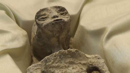 1000 year-old ’alien corpses’ displayed in glass cases in Mexico