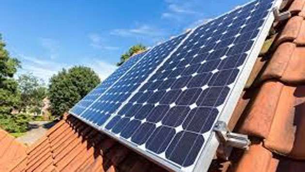 Solar power generators challenge tariff reduction in court