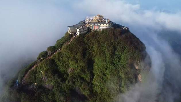 Sri Pada pilgrimage season begins...