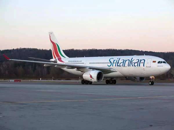 SriLankan Airlines plane from Colombo makes emergency landing at Delhi airport
