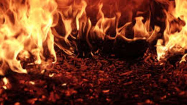 Fire breaks out at shop in Maligawatta