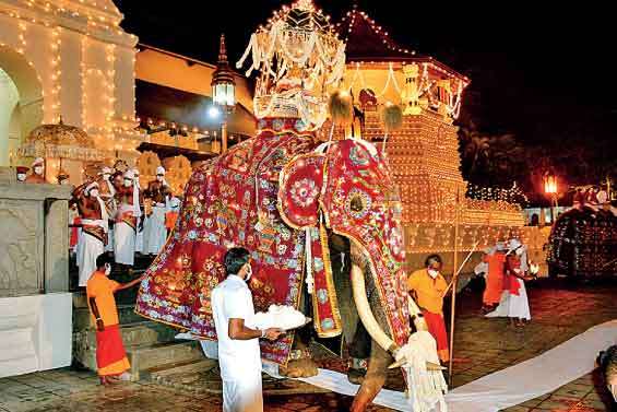 First Kumbal Perahera to parade streets of Kandy tonight