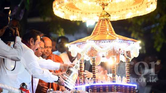 President and MR at Gangaramaya Temple