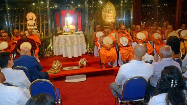 Pirith sermon for flood victims at Gangaramaya