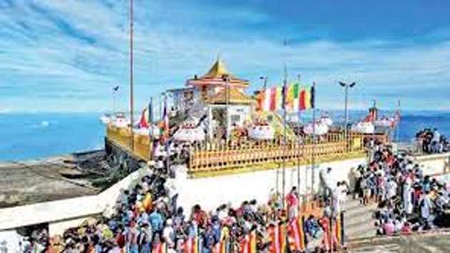 Heavy influx of pilgrims and tourists at Sripadastana